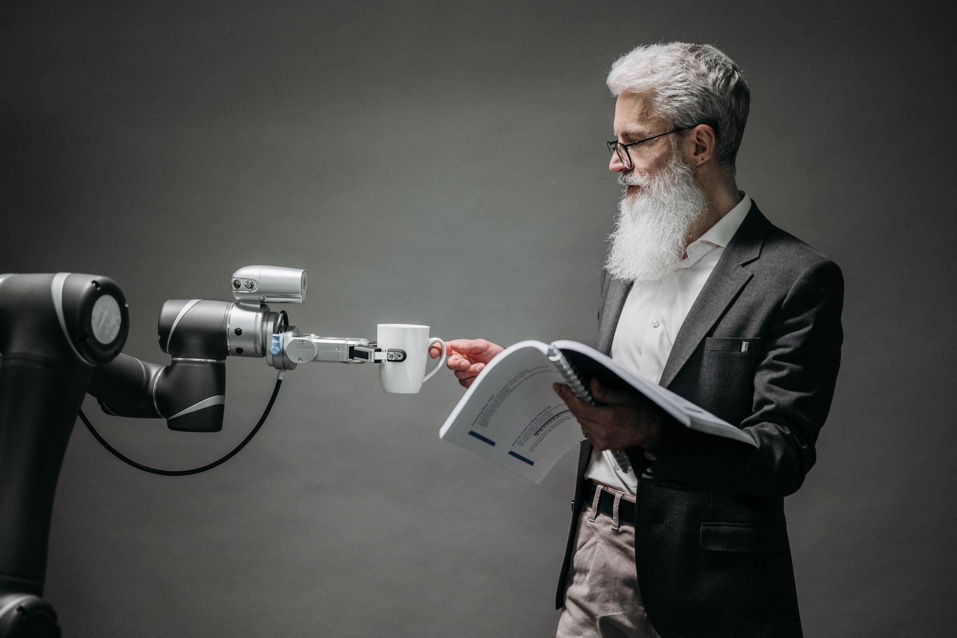 AI Agents vs Traditional SaaS: Why the Future Is Autonomous