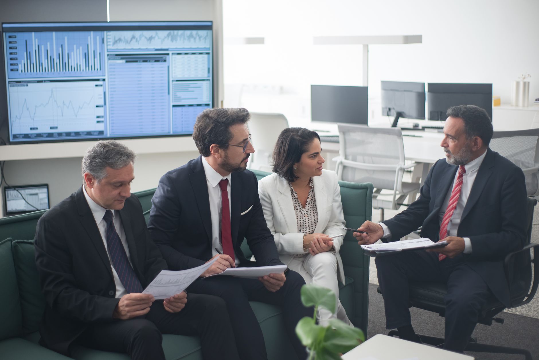 Daily Prompt Pack: Advisor Management - Build Your Board Without Burning Advisor Relationships