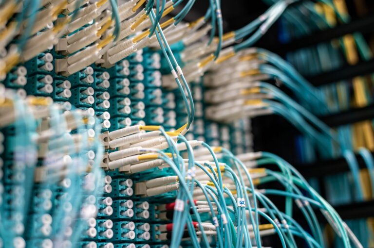 Visual representation of automated workflows: network cables and connections