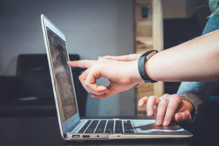 Instantly vs Smartlead: Cold Email for Founders (2026)